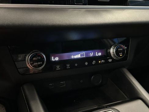 Used 2022 Mitsubishi Outlander SE AWD/4WD image 15