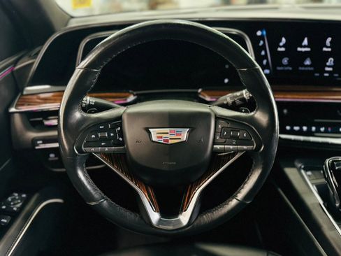 Used 2022 Cadillac Escalade Luxury w/ LPO, Illumination Package image 28