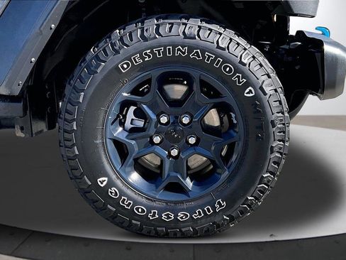 Certified 2023 Jeep Wrangler Unlimited w/ Cold Weather Group AWD/4WD image 32