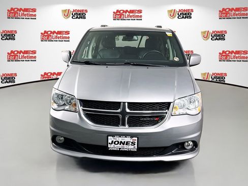 Used 2019 Dodge Grand Caravan SXT image 10