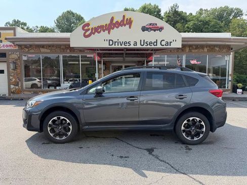 Used 2021 Subaru Crosstrek 2.0i Premium w/ Moonroof Package AWD/4WD image 2