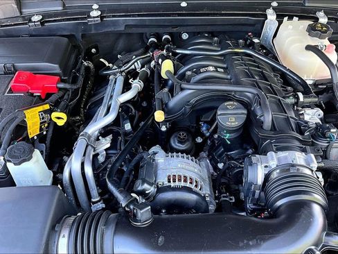 Used 2023 Jeep Gladiator Sport AWD/4WD image 20