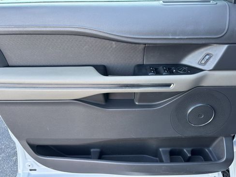 Used 2019 Ford Expedition Max XLT image 16