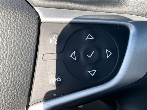 Used 2024 GMC Terrain SLT image 11