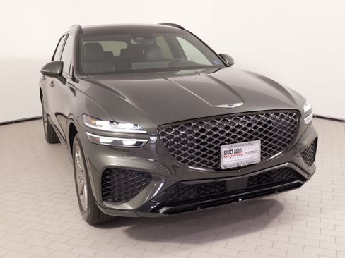 Used 2025 Genesis GV70 3.5T Sport AWD/4WD image 6