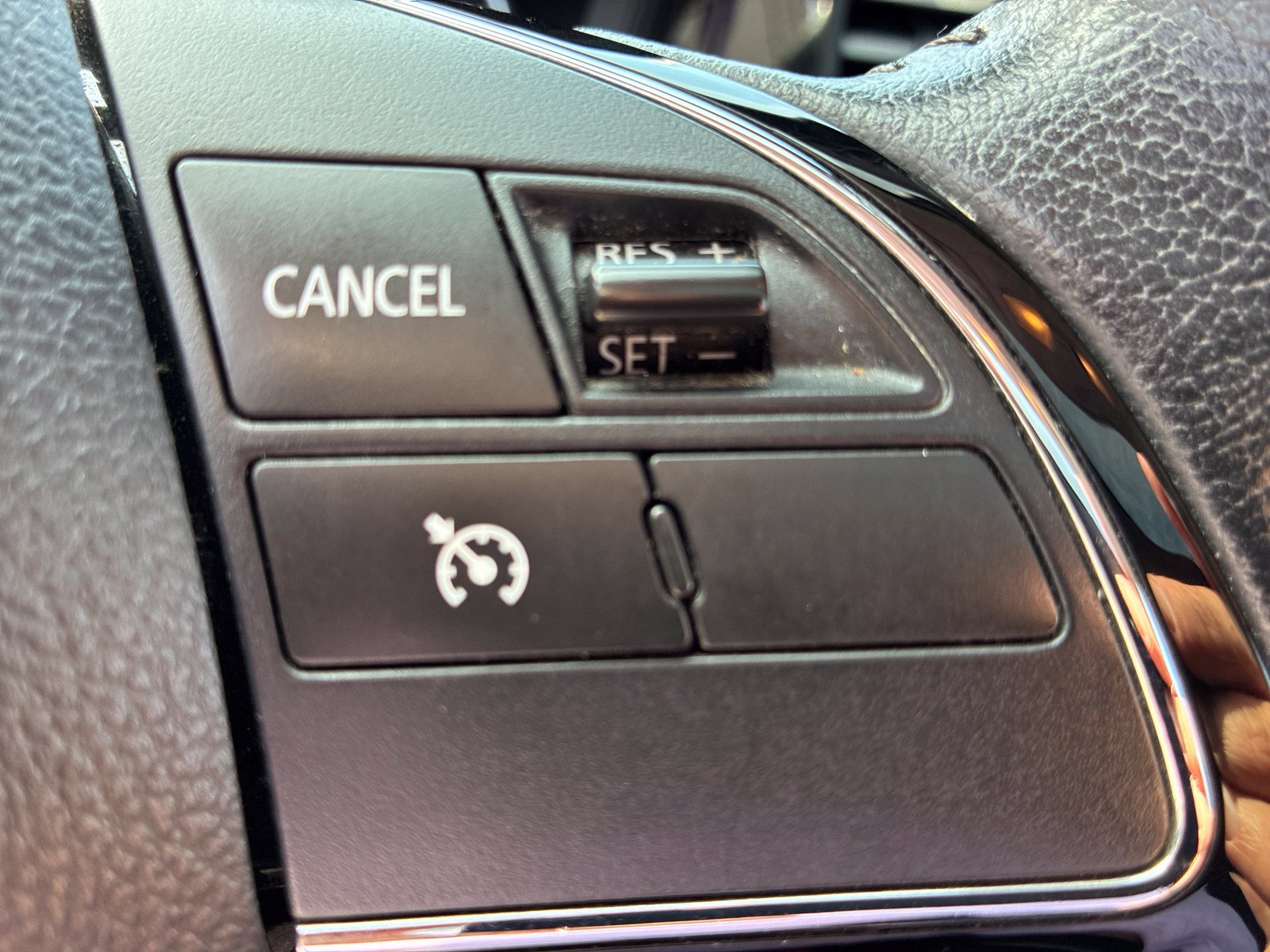 Used 2020 Mitsubishi Outlander SE AWD/4WD image 18