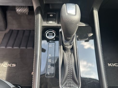 Used 2024 Nissan Kicks SR w/ SR Premium Package FWD image 15