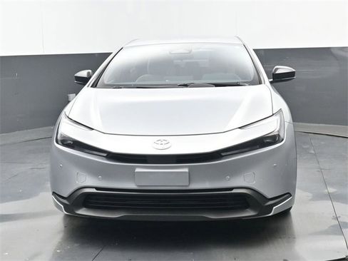 Used 2024 Toyota Prius LE image 18