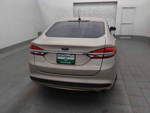 Used 2017 Ford Fusion SE w/ Fusion SE Technology Package FWD image 7