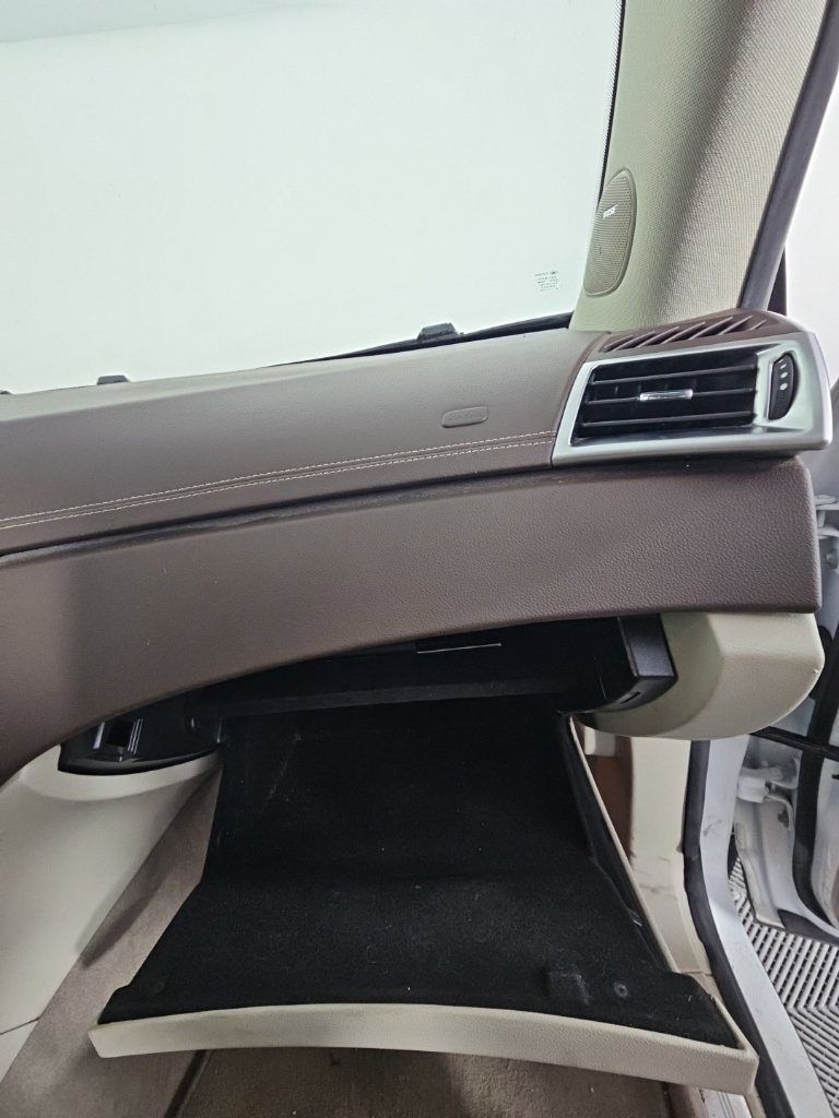 Used 2016 Cadillac SRX Premium w/ Trailering Package FWD image 24
