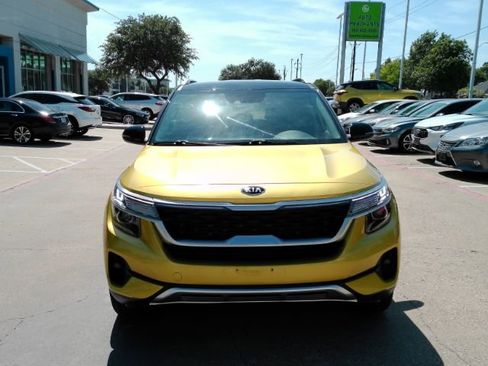 Used 2021 Kia Seltos S AWD/4WD image 2