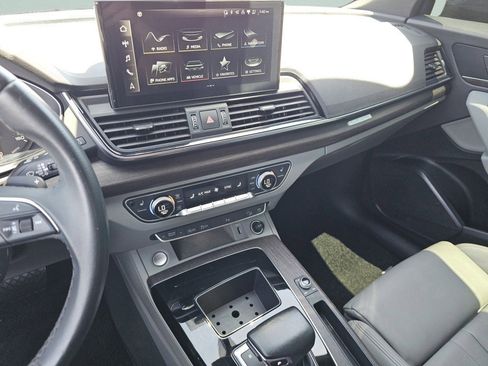 Used 2022 Audi Q5 2.0T Premium w/ Convenience Package AWD/4WD image 31