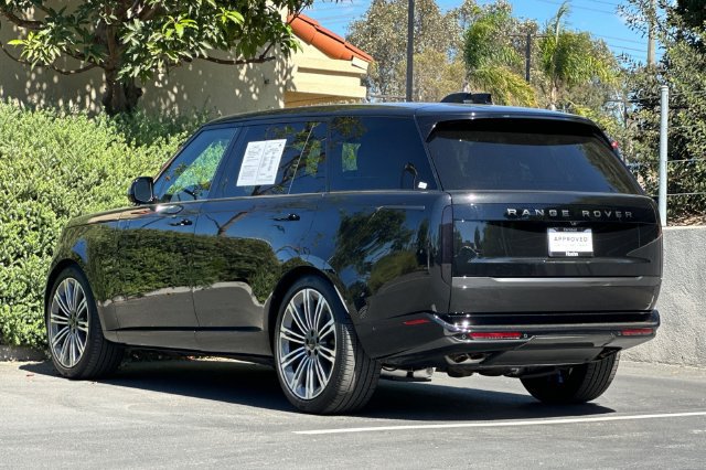 Used 2026 Land Rover Range Rover Long Wheelbase SE AWD/4WD image 3