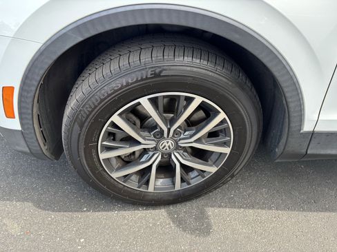 Used 2018 Volkswagen Tiguan SE image 33