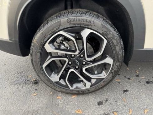 New 2026 Chevrolet Trax RS w/ Driver Confidence Package FWD image 9