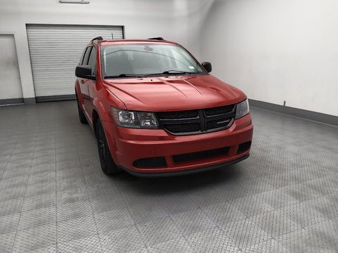 Used 2020 Dodge Journey SE w/ SE Popular Equipment Group FWD image 14