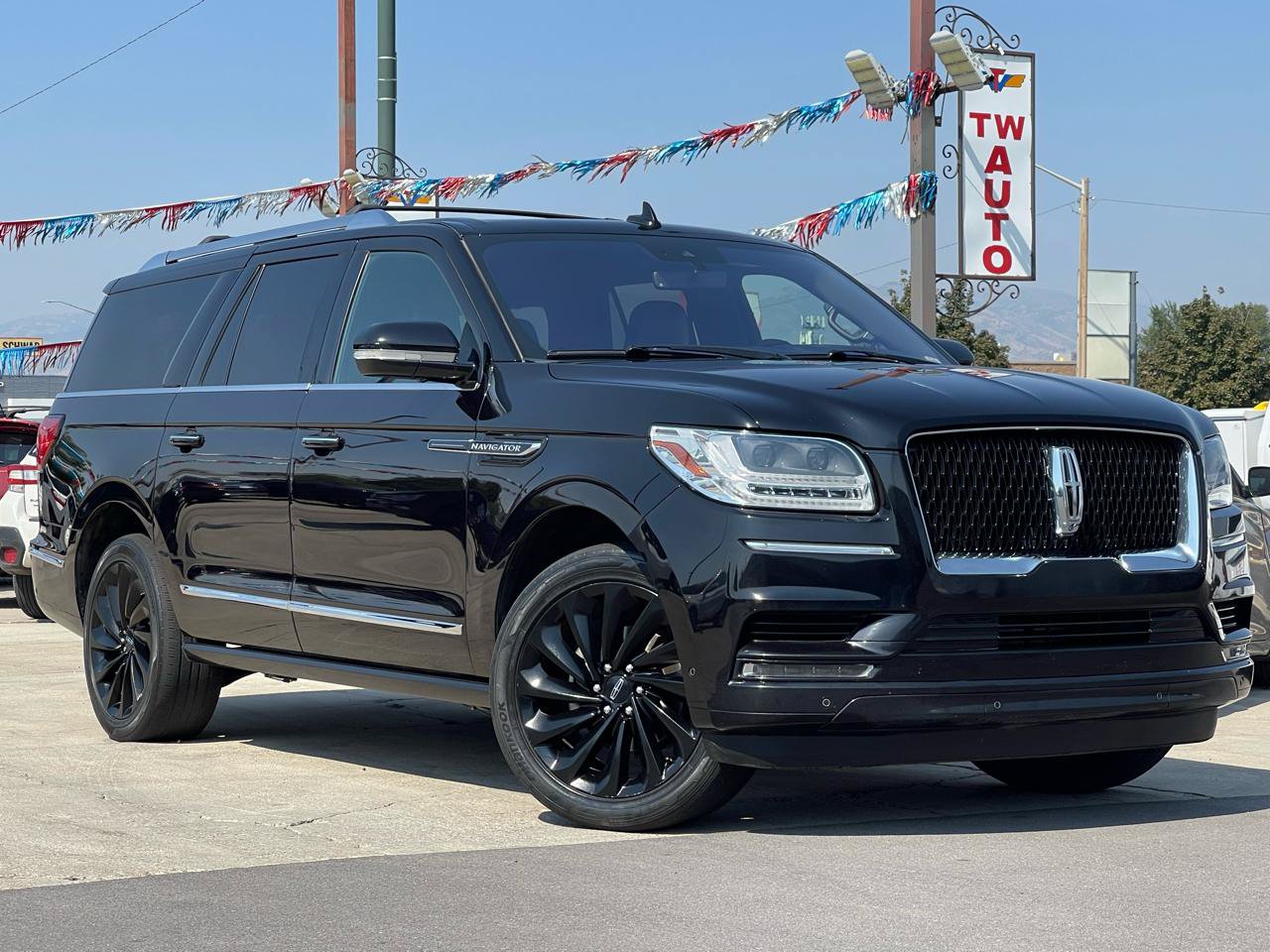 Used 2021 Lincoln Navigator L Reserve AWD/4WD image 3