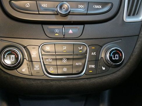 Used 2022 Chevrolet Malibu LT FWD image 25