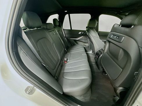 Used 2022 BMW X5 xDrive40i w/ M Sport Package AWD/4WD image 28