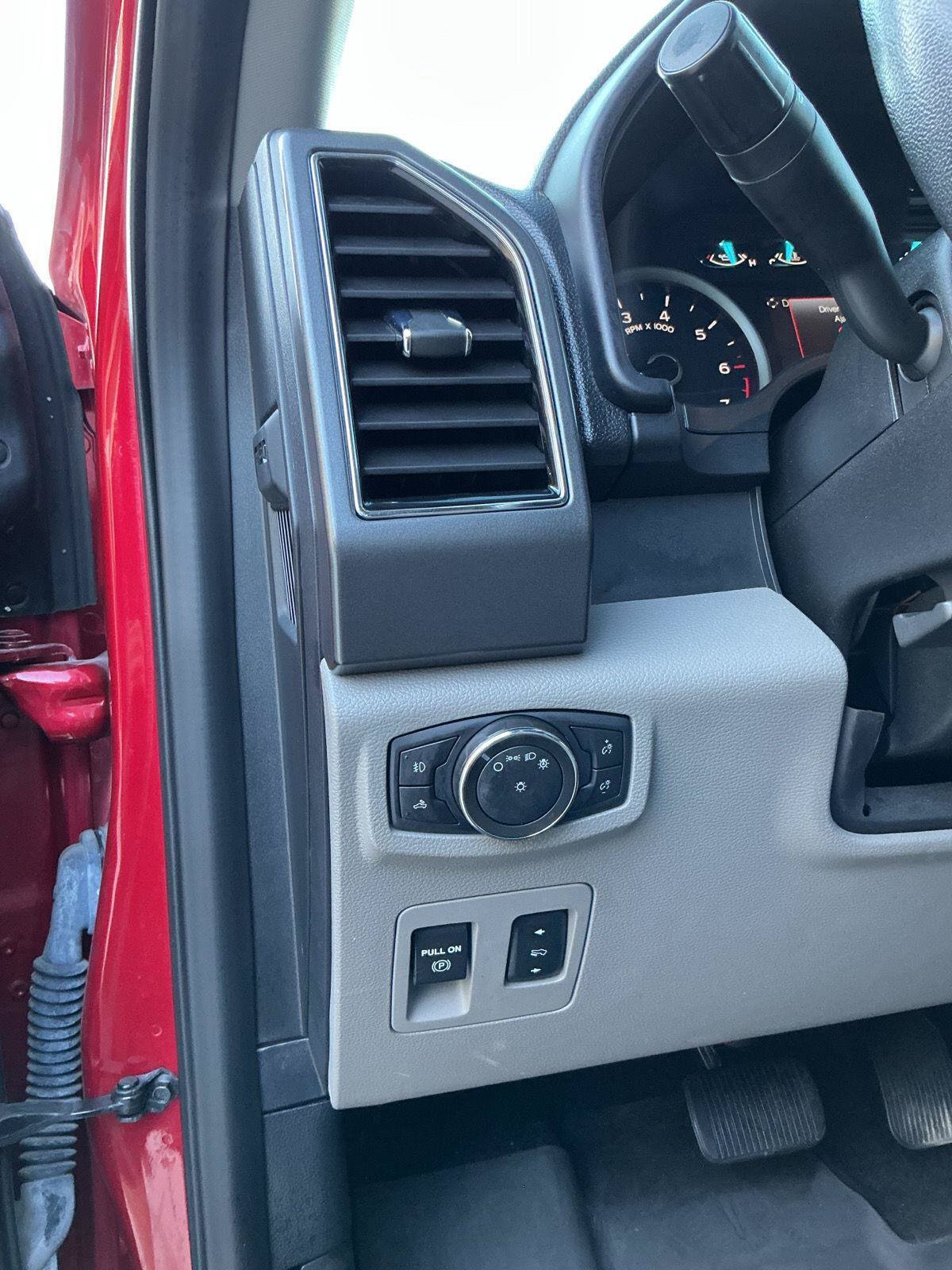 Used 2020 Ford F150 XLT w/ Equipment Group 302A Luxury AWD/4WD image 16