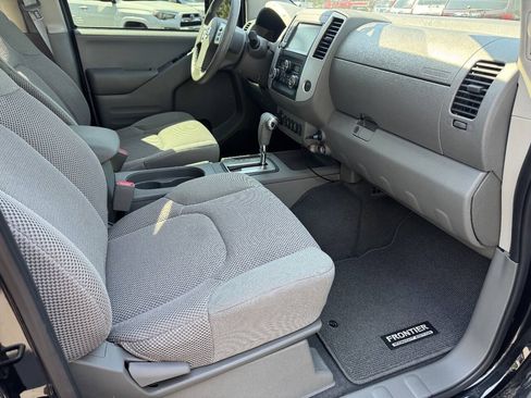 Used 2019 Nissan Frontier SV w/ Value Truck Package AWD/4WD image 11