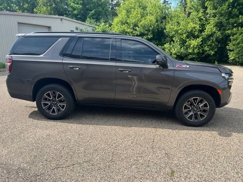 Used 2021 Chevrolet Tahoe Z71 w/ Z71 Signature Package AWD/4WD image 9