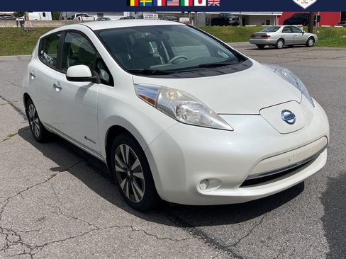 Used 2016 Nissan Leaf SV FWD image 1