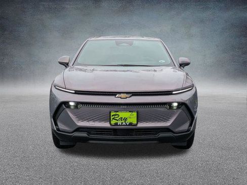 New 2026 Chevrolet Equinox EV LT image 9
