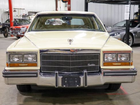 Used 1986 Cadillac Brougham Brougham image 13