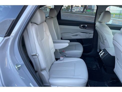 Used 2022 Kia Sorento EX w/ Panoramic Sunroof Package image 20