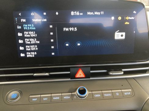 Used 2023 Hyundai Elantra SEL w/ Convenience Package FWD image 25