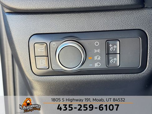 Used 2022 Ford Escape SE w/ SE Sport Appearance Package image 25