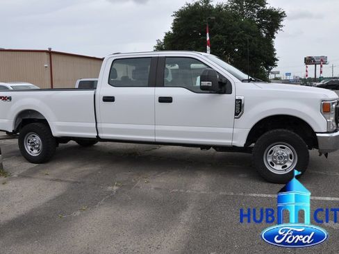Used 2022 Ford F250 XL w/ Power Equipment Group AWD/4WD image 6