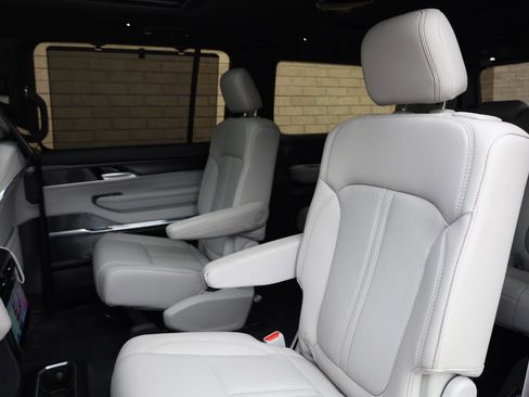 Used 2026 Jeep Grand Wagoneer Summit w/ Rear Seat Video Group I AWD/4WD image 22