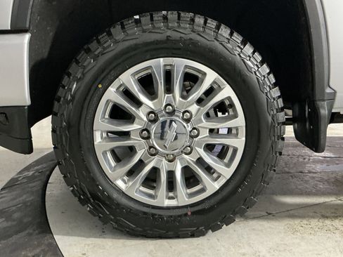 Used 2020 Chevrolet Silverado 2500 High Country w/ Z71 Off-Road Package image 20
