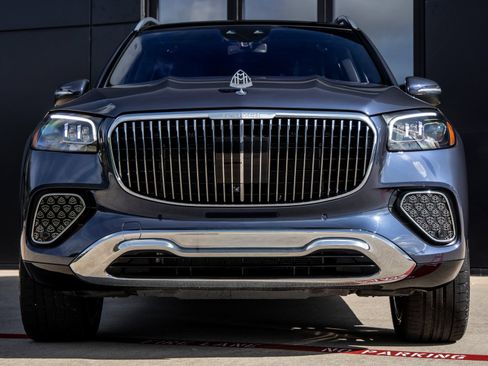 Used 2024 Mercedes-Benz Maybach GLS 600 4MATIC image 4