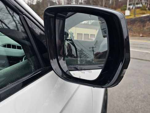 Used 2023 Jeep Grand Cherokee L Laredo image 7