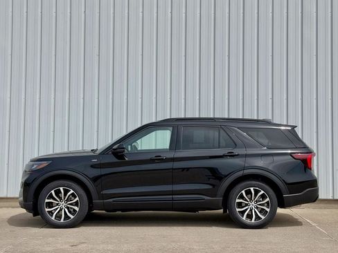 New 2026 Ford Explorer ST-Line AWD/4WD image 3