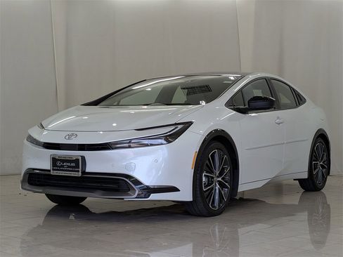 Used 2024 Toyota Prius Limited w/ Limited Premium Package image 4