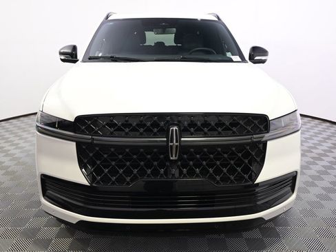 New 2026 Lincoln Navigator Reserve AWD/4WD image 10