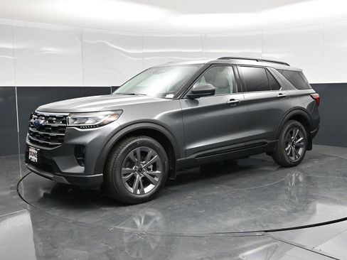 New 2026 Ford Explorer Active w/ Active Comfort Package AWD/4WD image 8