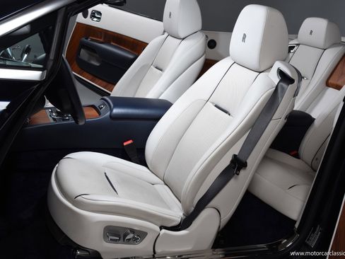 Used 2016 Rolls-Royce Dawn image 29