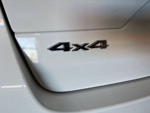 Used 2022 Jeep Grand Cherokee Overland w/ Luxury Tech Group IV AWD/4WD image 21