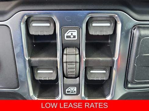 New 2025 Jeep Gladiator Willys image 28