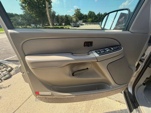 Used 2004 Chevrolet Tahoe LS RWD image 20