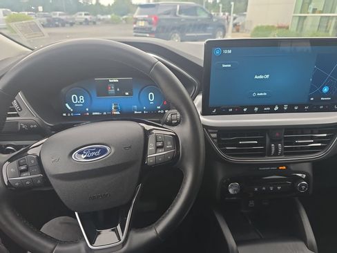 Used 2025 Ford Escape Platinum AWD/4WD image 12