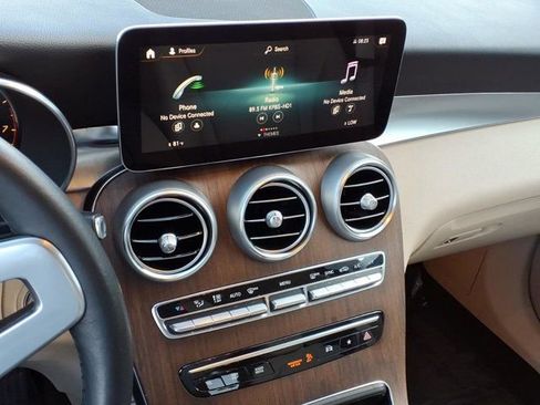 Used 2022 Mercedes-Benz GLC 300 image 5