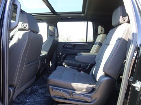 New 2026 Chevrolet Suburban RST w/ RST Capability Package image 8