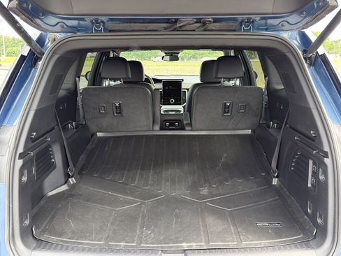 Used 2025 GMC Acadia Denali AWD/4WD image 16