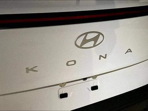 Certified 2026 Hyundai Kona SE FWD image 9